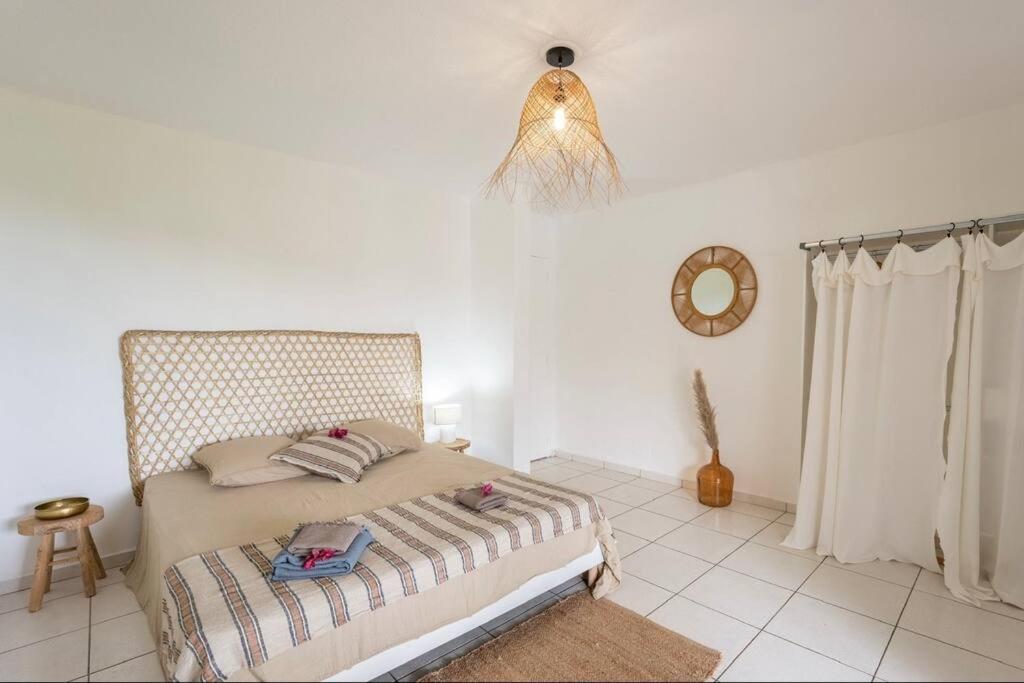 לה גוסייר Spacieuse Villa Corossol Avec Piscine Et Jeux Exterieurs מראה חיצוני תמונה