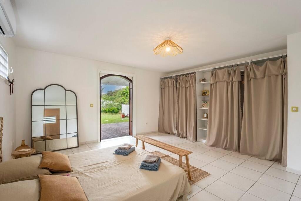 לה גוסייר Spacieuse Villa Corossol Avec Piscine Et Jeux Exterieurs מראה חיצוני תמונה