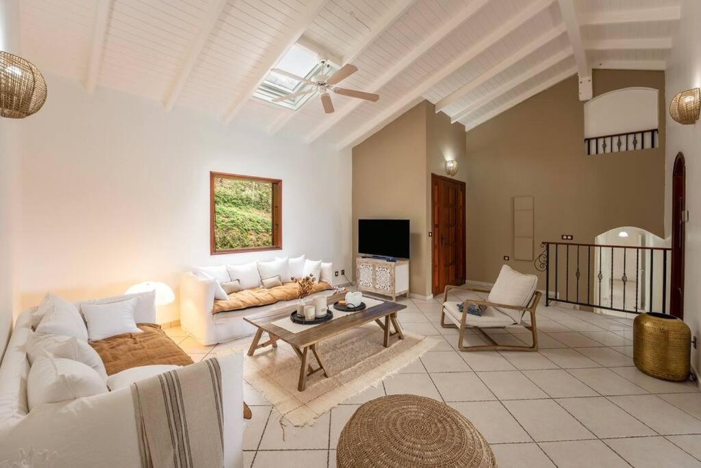 לה גוסייר Spacieuse Villa Corossol Avec Piscine Et Jeux Exterieurs מראה חיצוני תמונה