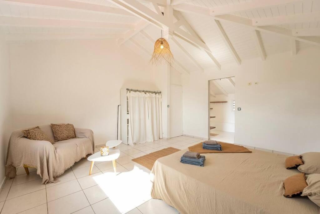 לה גוסייר Spacieuse Villa Corossol Avec Piscine Et Jeux Exterieurs מראה חיצוני תמונה